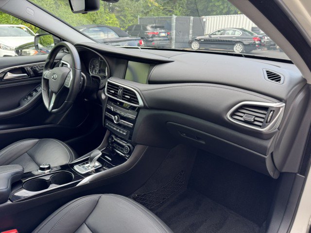 Used 2018 INFINITI QX30 Premium w/ Navigation Package FWD image 38