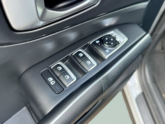 Used 2024 Kia Sorento S FWD image 15