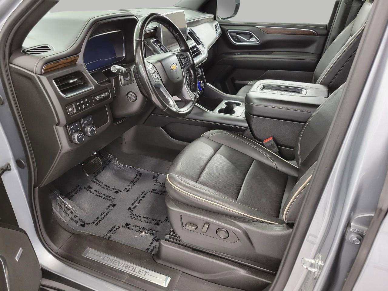 Used 2024 Chevrolet Suburban Premier AWD/4WD image 10