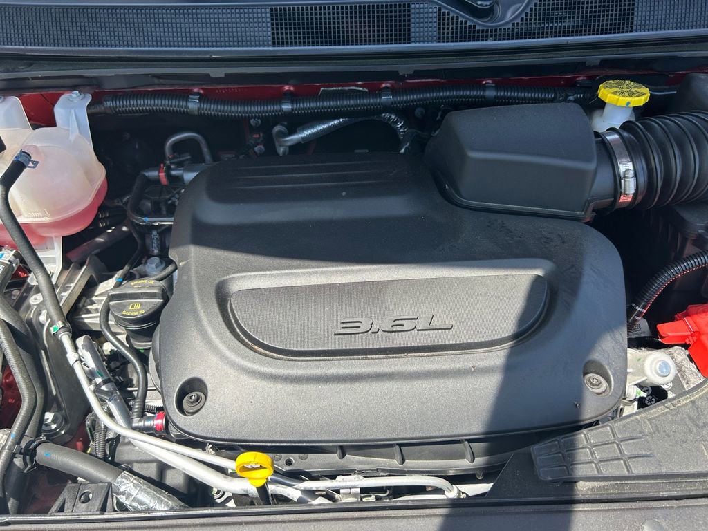 Used 2025 Chrysler Pacifica Select AWD/4WD image 31