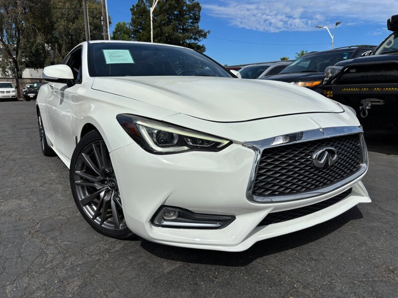 Used 2017 INFINITI Q60 Red Sport 400 RWD image 1