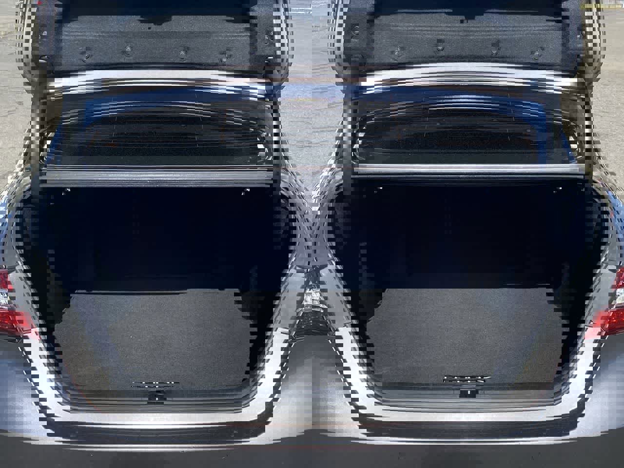 Used 2018 Toyota Camry XSE image 22