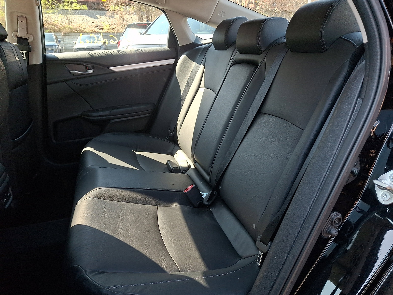 Used 2018 Honda Civic Touring image 9