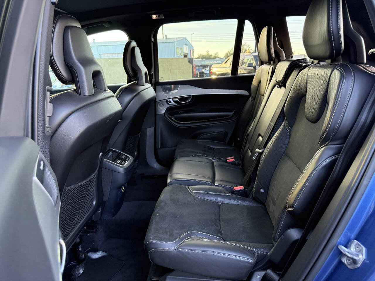 Used 2017 Volvo XC90 T6 R-Design w/ Vision Package AWD/4WD image 20