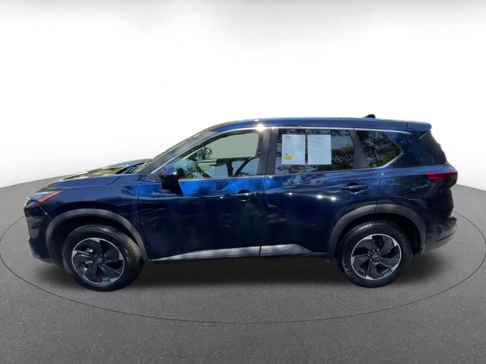 Used 2025 Nissan Rogue SV FWD image 8