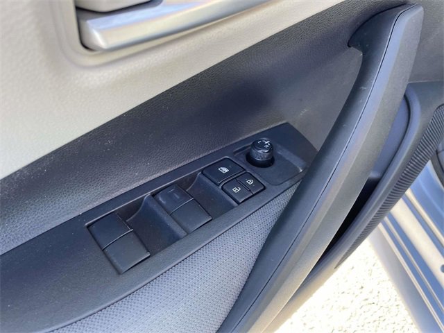 Used 2020 Toyota Corolla LE image 18