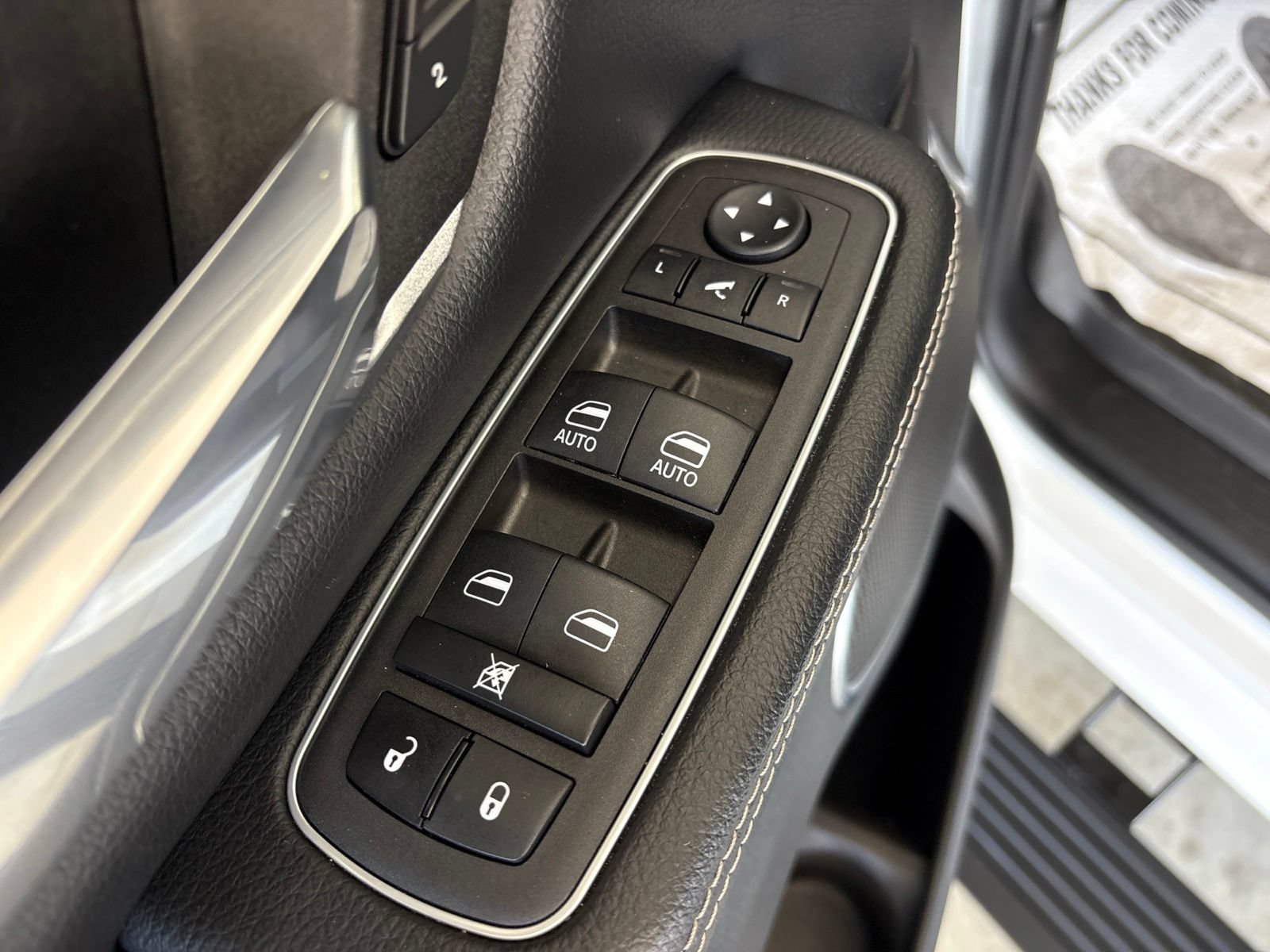Used 2024 RAM 1500 Laramie AWD/4WD image 13