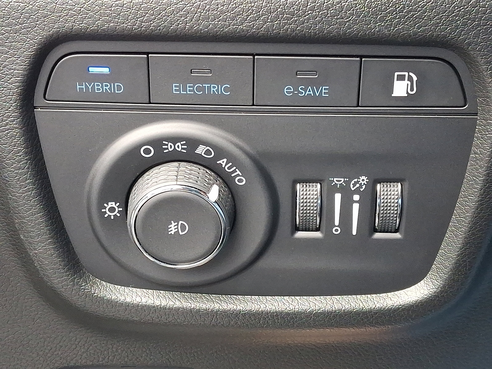 Used 2023 Jeep Grand Cherokee Overland w/ Luxury Tech Group IV image 33