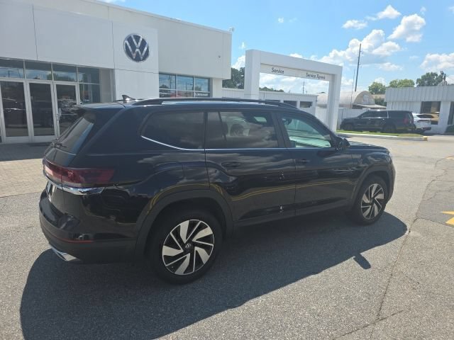 Used 2026 Volkswagen Atlas SE FWD image 3