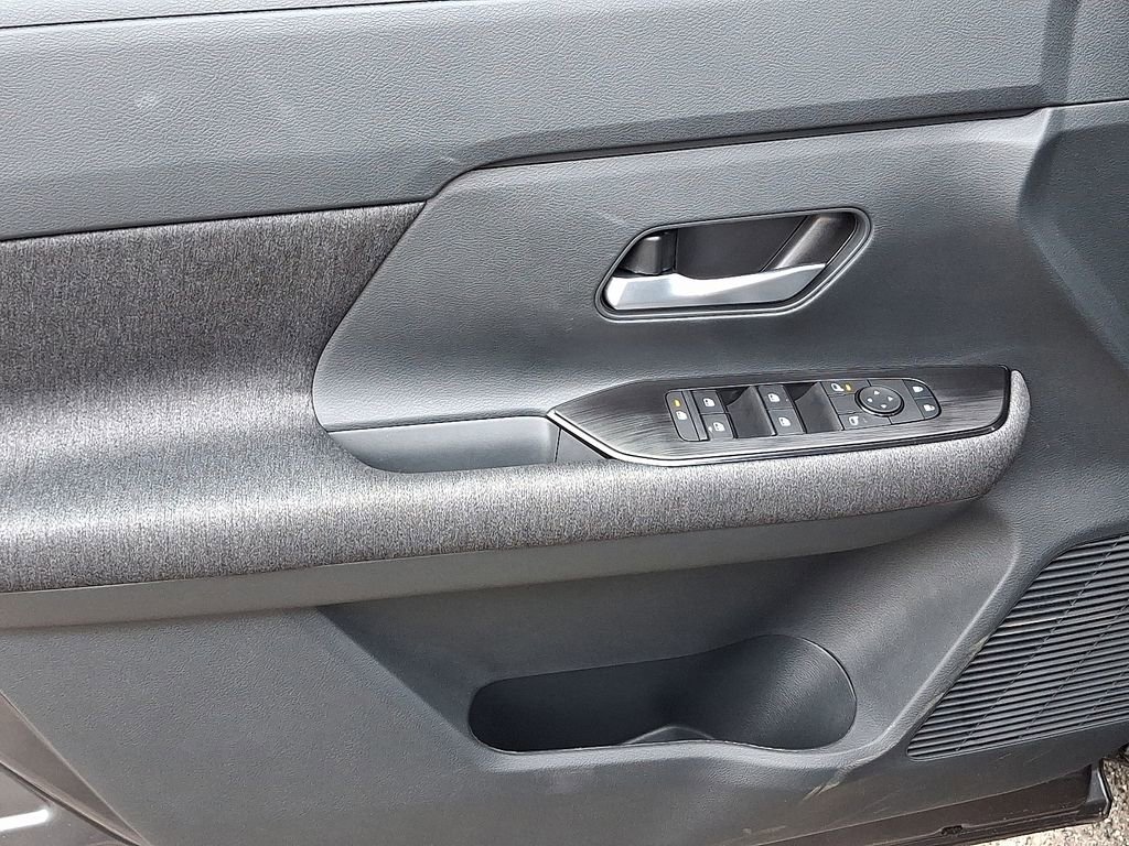 New 2026 Nissan Kicks SV image 9