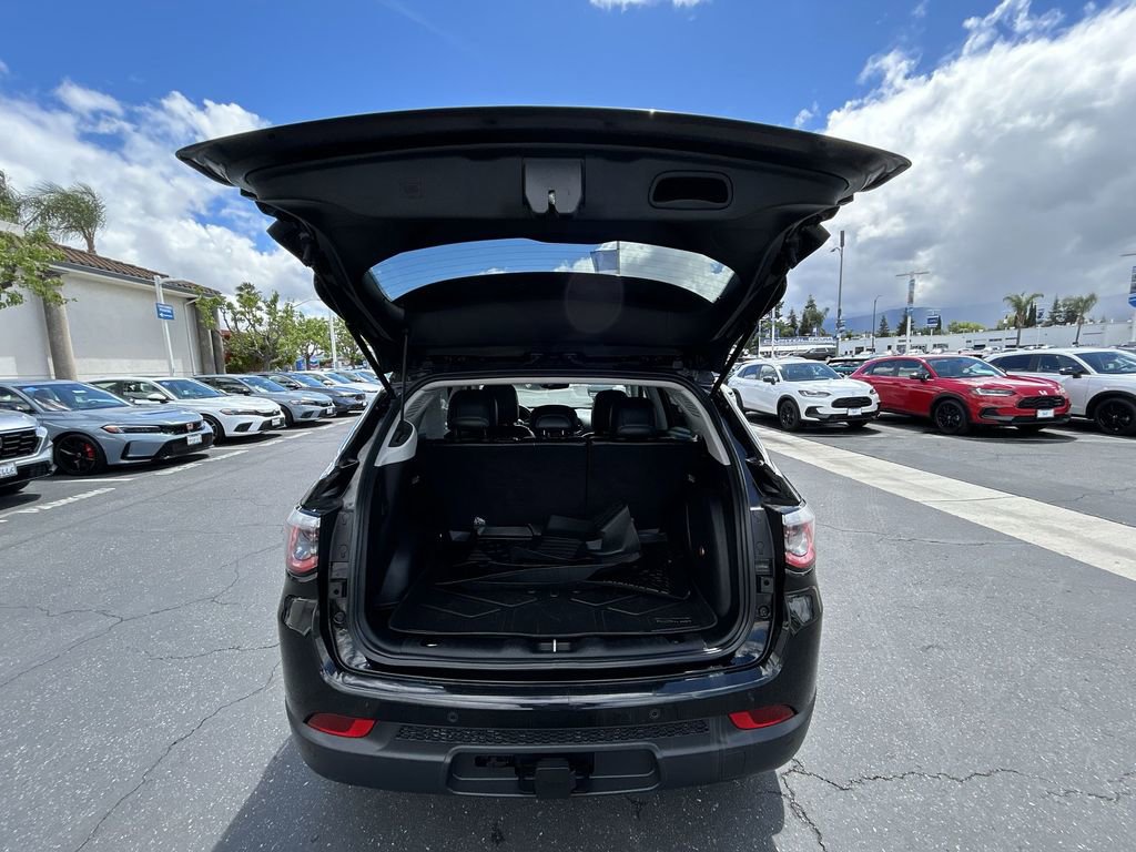 Used 2018 Jeep Compass Limited w/ Navigation Group AWD/4WD image 25