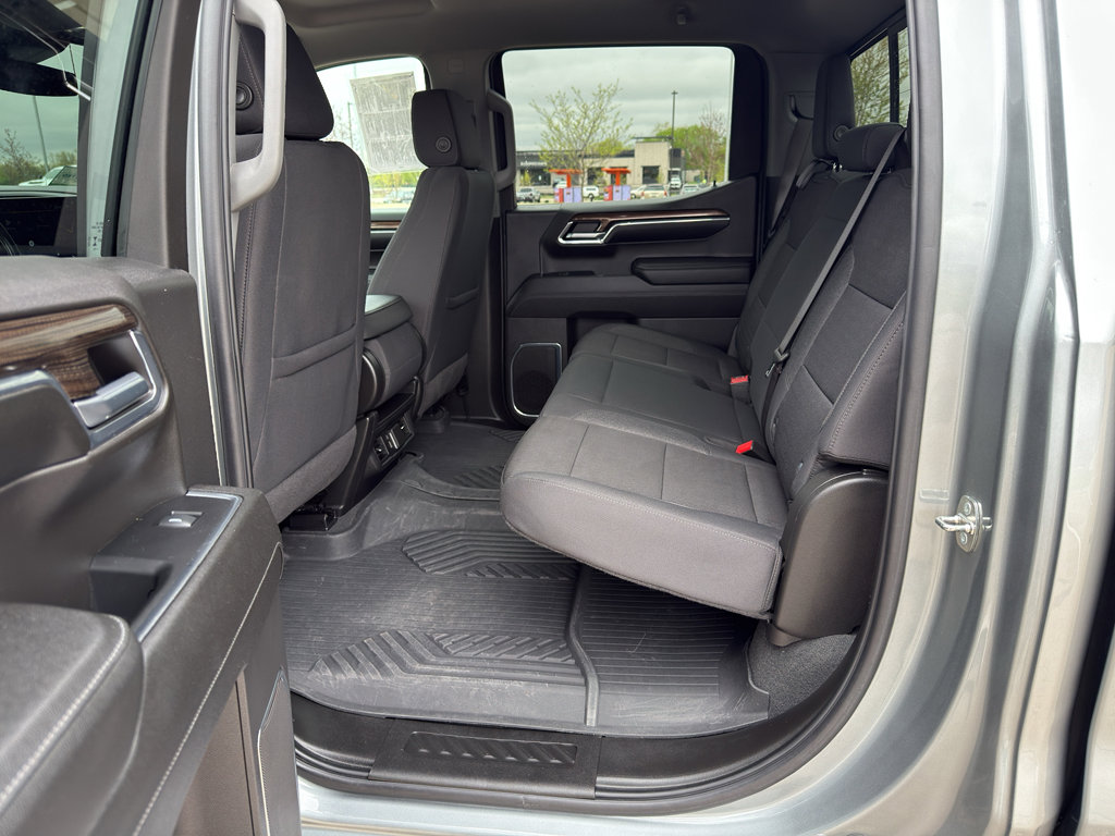 Used 2024 Chevrolet Silverado 1500 LT AWD/4WD image 45