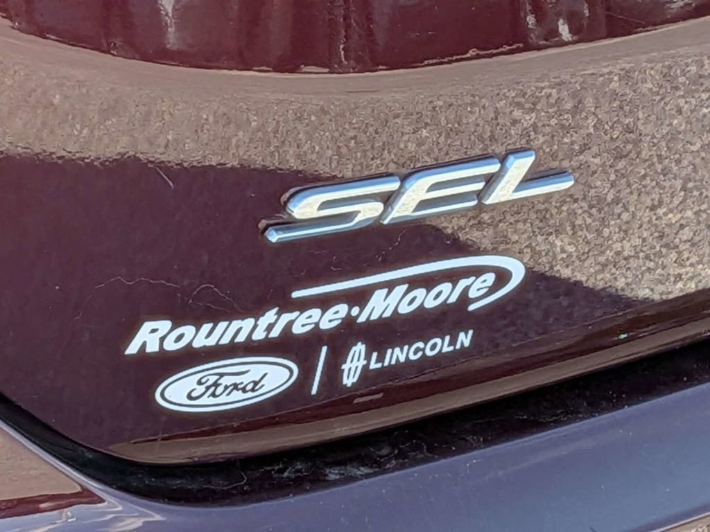 Used 2024 Ford Edge SEL AWD/4WD image 9