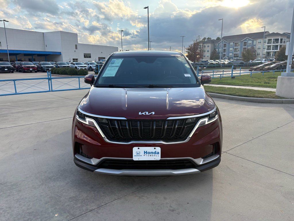 Used 2024 Kia Carnival LX image 2