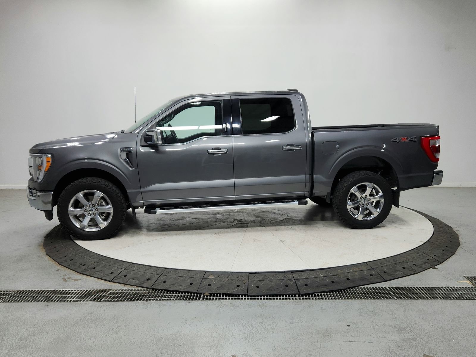Used 2022 Ford F150 Lariat image 4