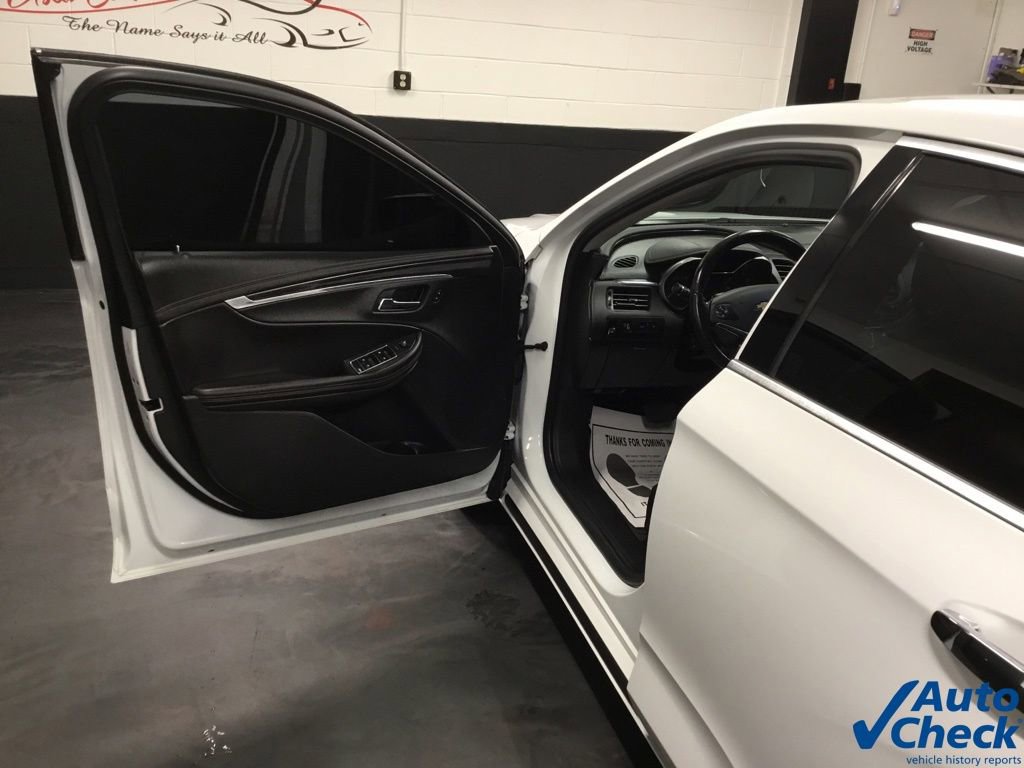 Used 2016 Chevrolet Impala LT w/ Convenience Package image 20