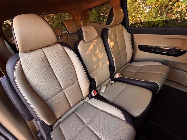 Used 2015 Kia Sedona SX FWD image 34