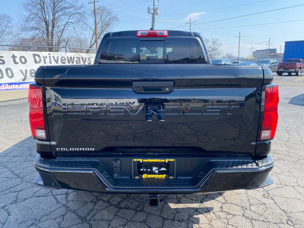 Used 2024 Chevrolet Colorado Z71 w/ Z71 Convenience Package 2 image 3