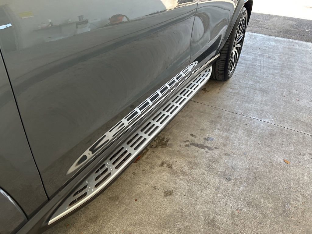 Used 2023 Mercedes-Benz GLS 450 4MATIC w/ AMG Line Exterior image 16