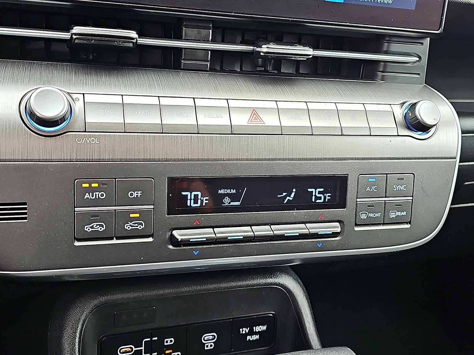 Used 2024 Hyundai Kona SEL AWD/4WD image 16