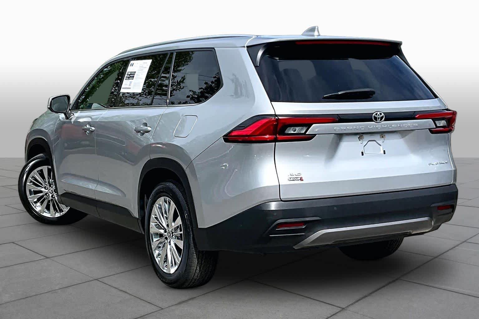 Certified 2024 Toyota Grand Highlander AWD image 12