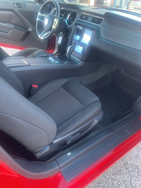 Used 2014 Ford Mustang Coupe image 8