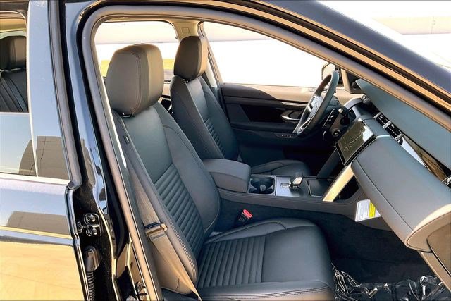 New 2025 Land Rover Discovery Sport S image 12