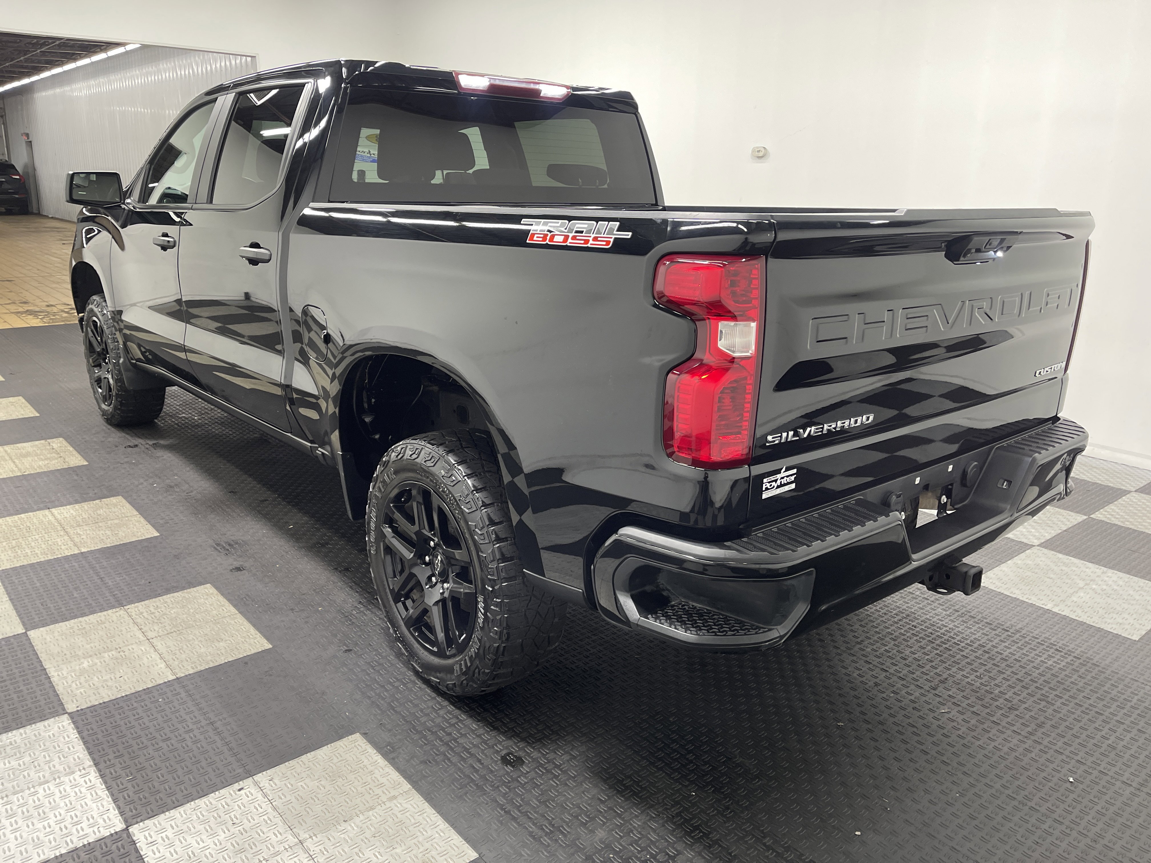 Used 2023 Chevrolet Silverado 1500 Custom Trail Boss image 2