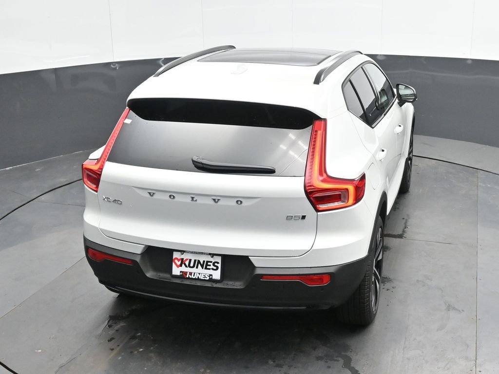 New 2025 Volvo XC40 B5 Plus w/ Protection Package Premier image 30
