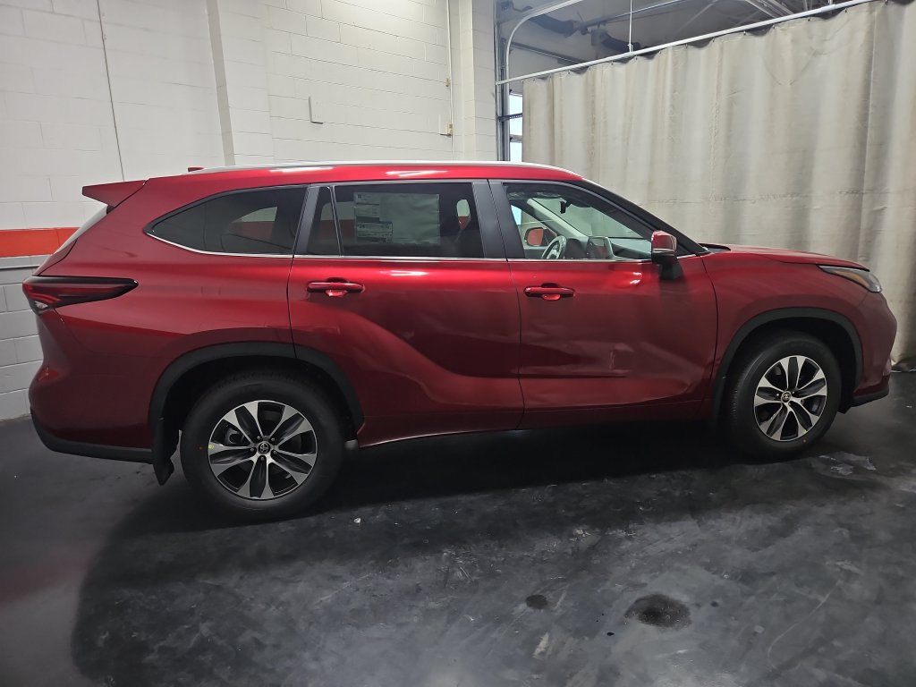 New 2026 Toyota Highlander XLE AWD/4WD image 8