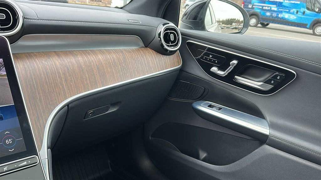 Used 2024 Mercedes-Benz GLC 300 4MATIC image 18