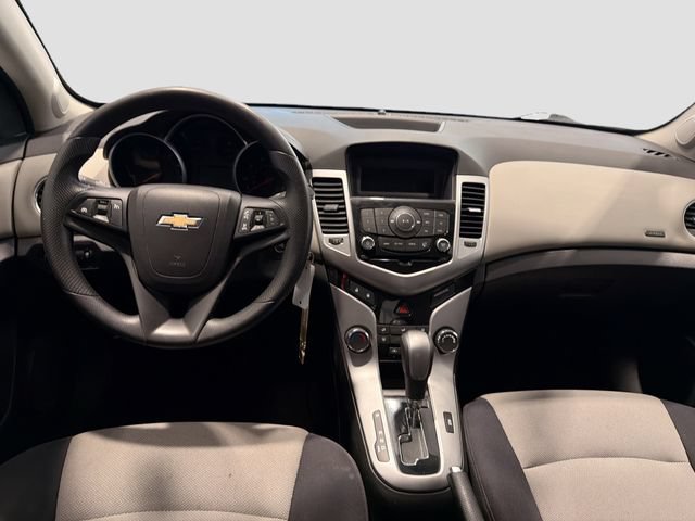 Used 2013 Chevrolet Cruze LS FWD image 18