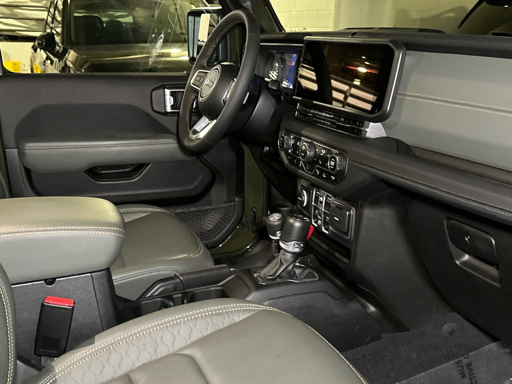 Used 2024 Jeep Wrangler High Altitude AWD/4WD image 11