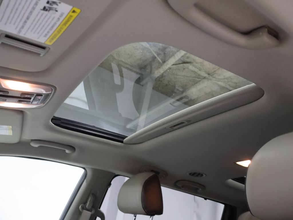 Used 2015 Kia Sedona SX Limited FWD image 29