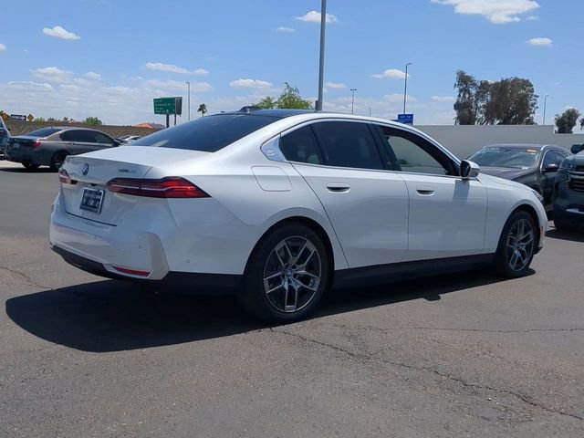 Used 2025 BMW i5 eDrive40i w/ Executive Package RWD image 6