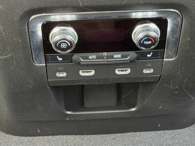 Used 2023 GMC Yukon XL AT4 w/ AT4 Premium Package AWD/4WD image 32