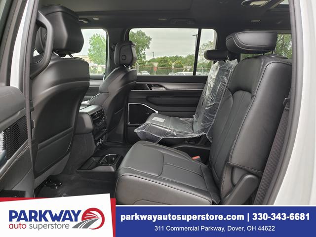 New 2026 Jeep Grand Wagoneer Limited w/ Premium Group II AWD/4WD image 16