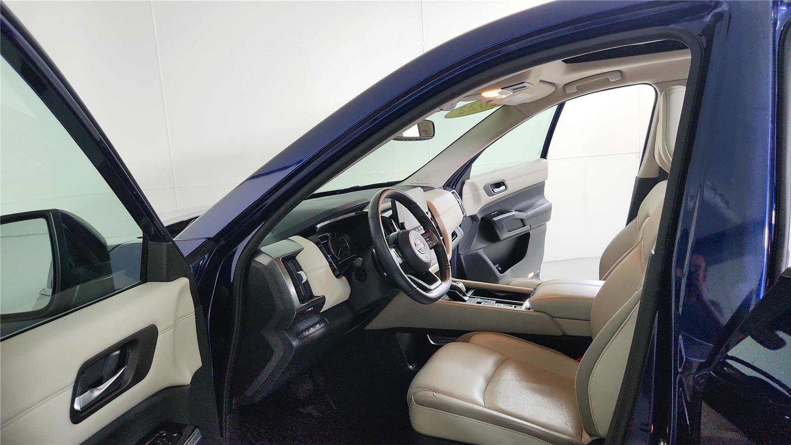 Used 2022 Nissan Pathfinder SL w/ SL Premium Package image 9