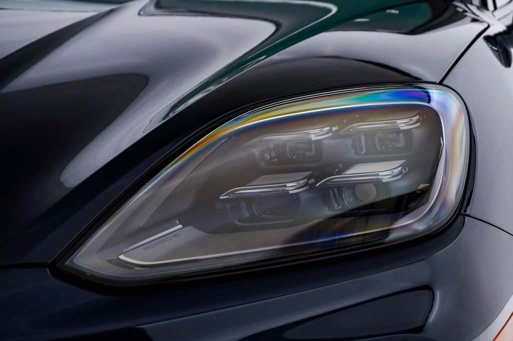 New 2026 Porsche Cayenne Turbo AWD/4WD image 7