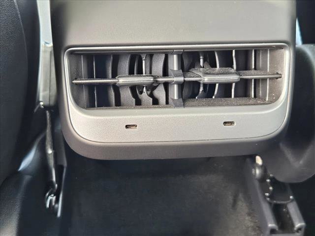 Used 2024 Tesla Model Y Long Range image 16