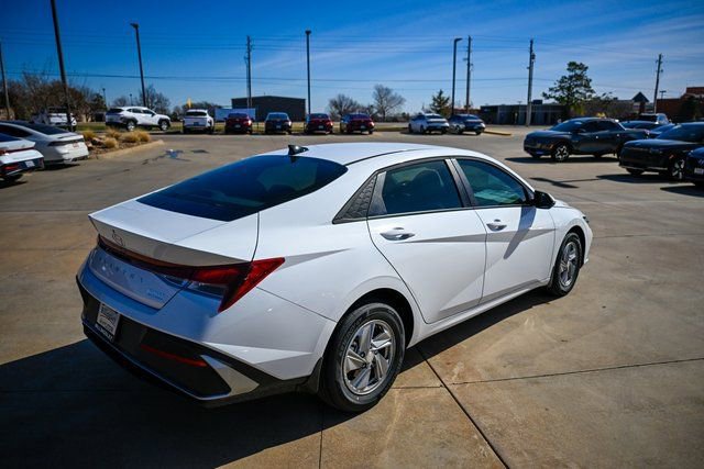 New 2026 Hyundai Elantra SE image 5