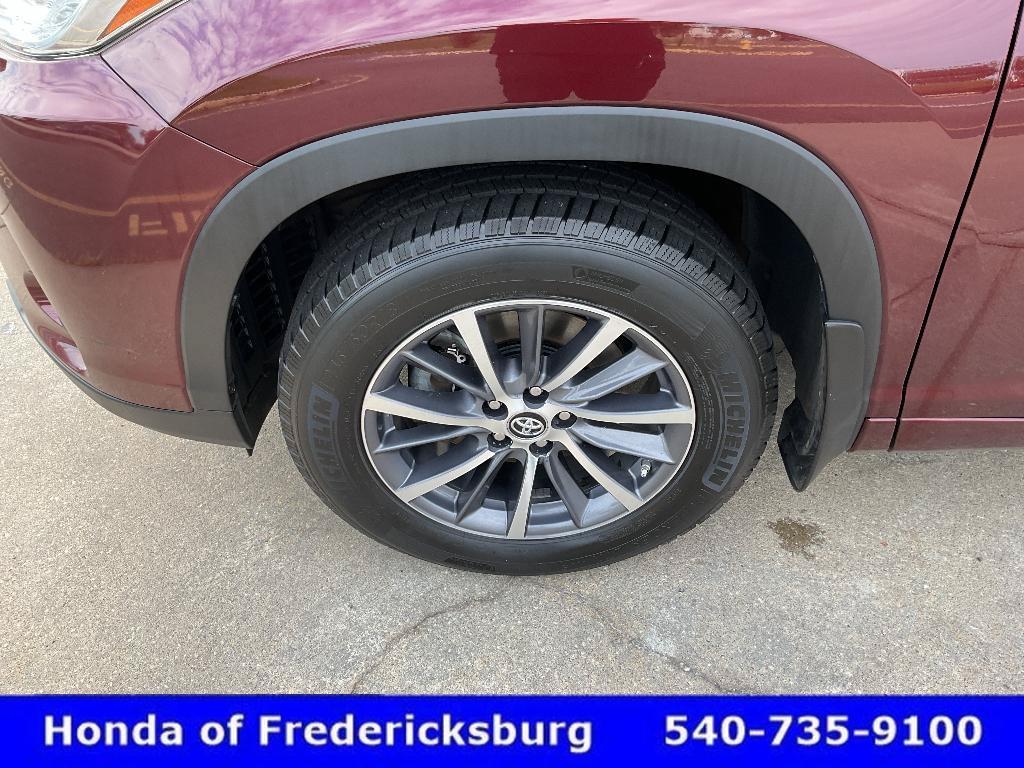 Used 2017 Toyota Highlander XLE AWD/4WD image 9