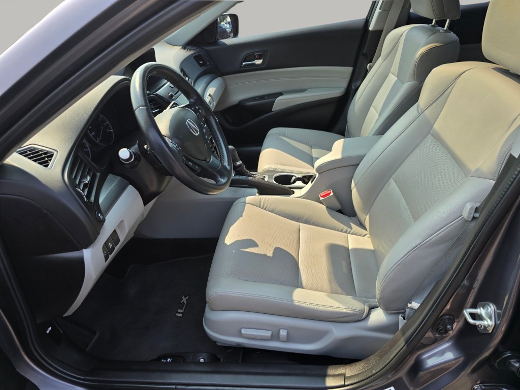 Used 2018 Acura ILX w/ Premium Package FWD image 24