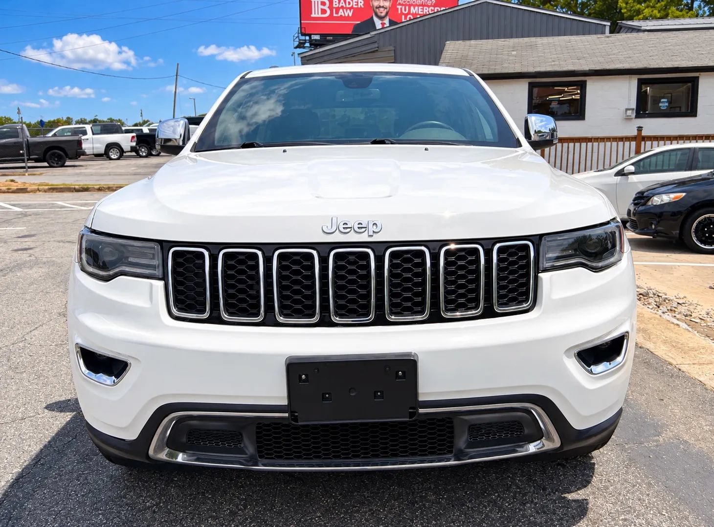 Used 2018 Jeep Grand Cherokee Limited w/ Luxury Group II RWD image 3