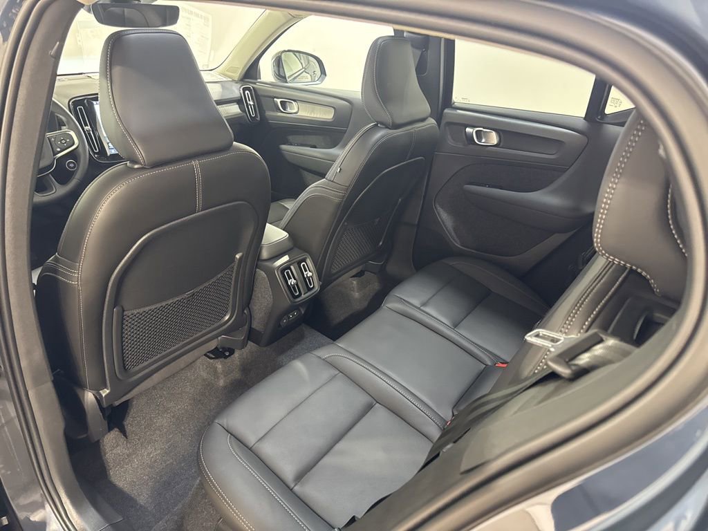 Used 2026 Volvo XC40 B5 Core w/ Climate Package image 21