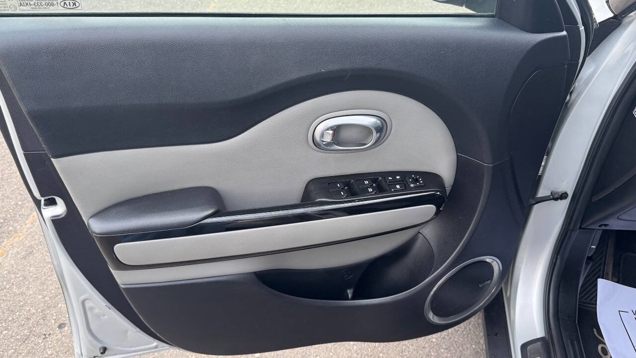 Used 2014 Kia Soul + w/ Audio Package FWD image 13