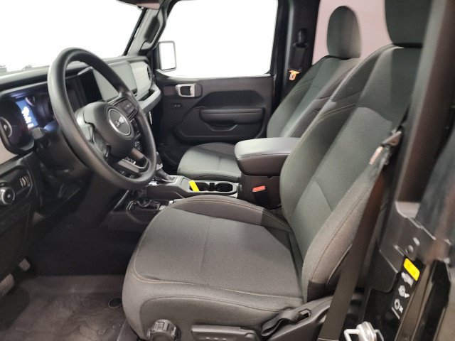Used 2026 Jeep Wrangler Sport AWD/4WD image 15