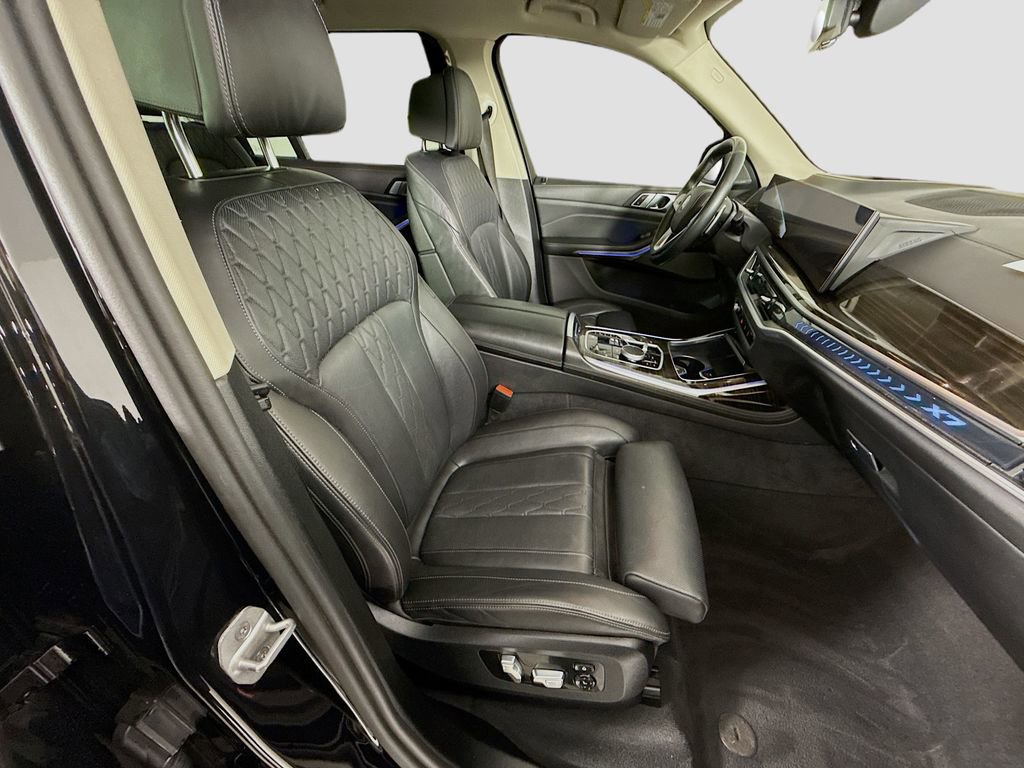 Used 2025 BMW X7 xDrive40i image 19