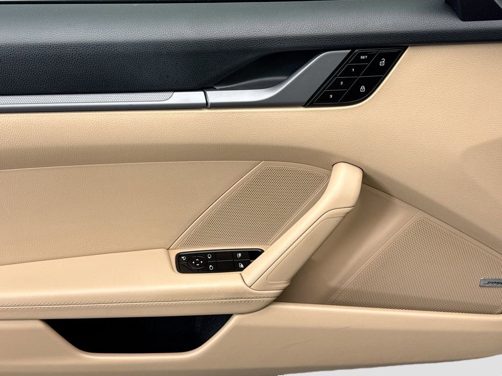 Used 2021 Porsche 911 Carrera image 21