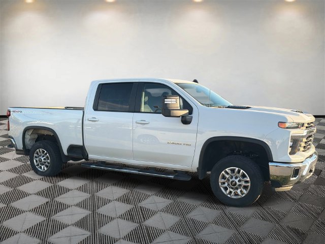 Used 2025 Chevrolet Silverado 2500 LT w/ Convenience Package AWD/4WD image 5